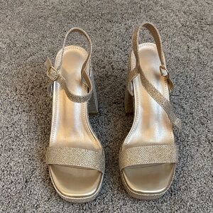 Elegant Gold Women's Sandals